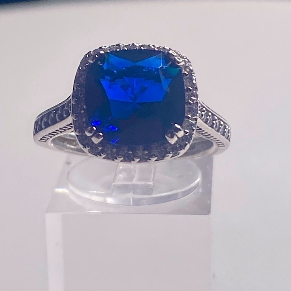 BLUE SAPPHIRE SIMULATED STONE IN STERLING SILVER & ANTIQUE STYLE SETTING (video)